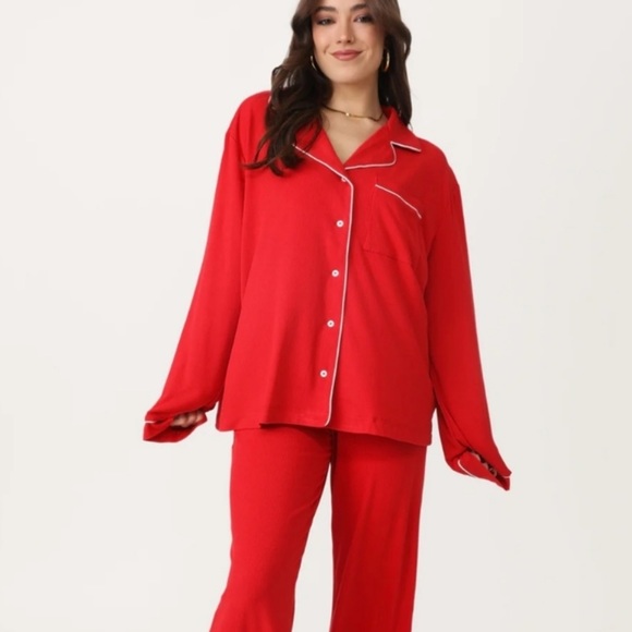 ❤️ NWT CHLOE KRISTYN Satin Luxe Lounge Set Red - SIZE large
Chloe Kristyn - Picture 2 of 10